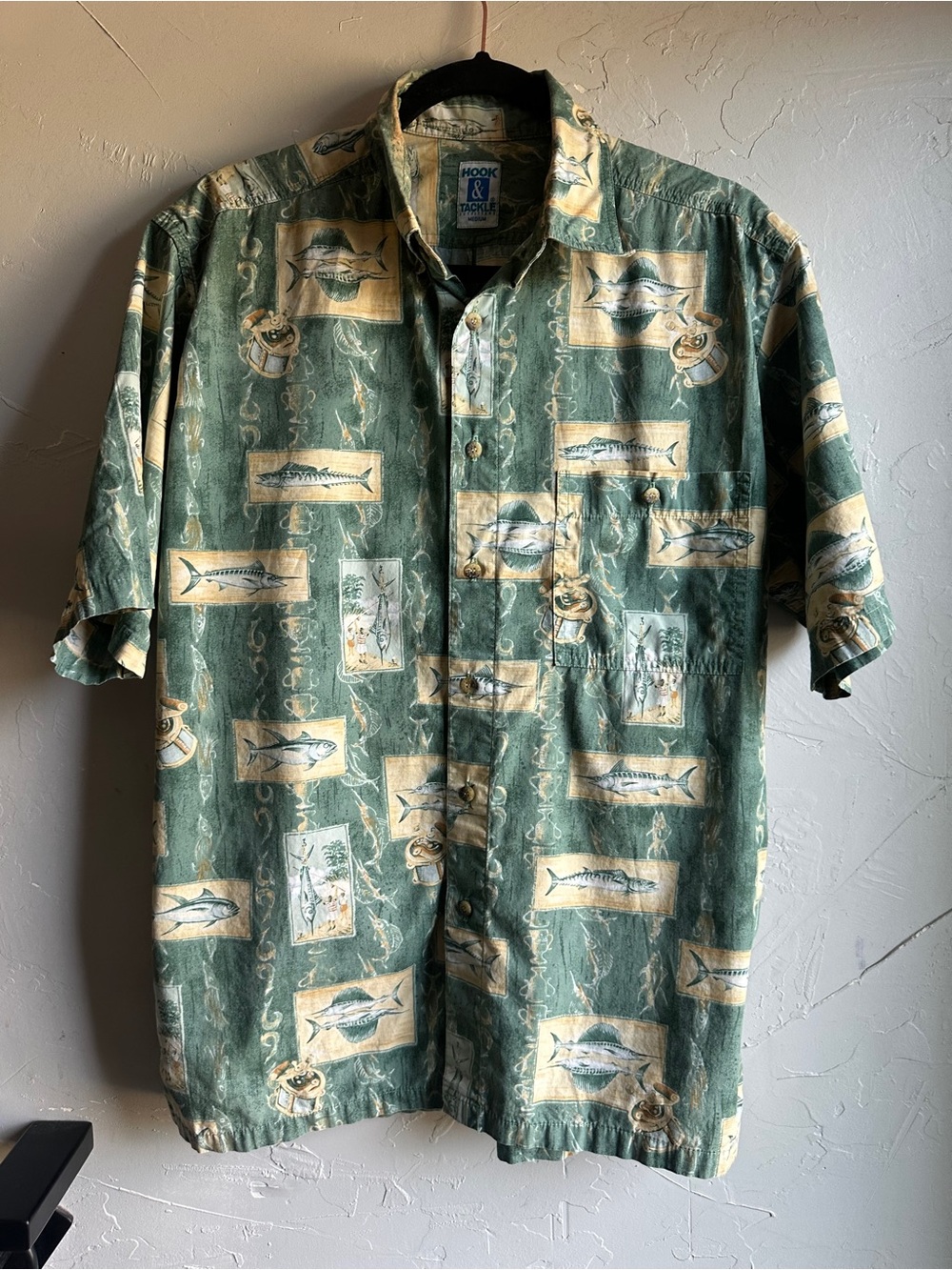 Hook & Tackle Fishing Shirt Fish Print Camp Shirt Coastal Grandpa Button Up M